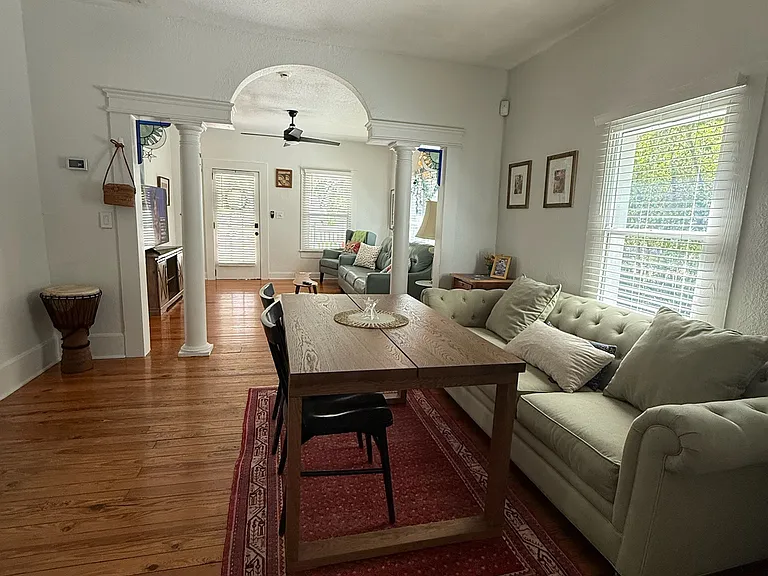 1409 E Gore St — Photo 5