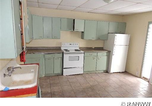 3rd image of 318 12th Ave W