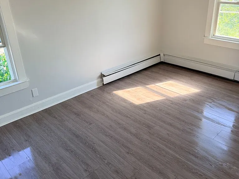 221 Fairview St — Photo 13