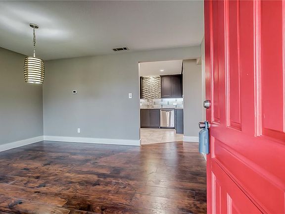 3rd image of 5004 Roberta Dr