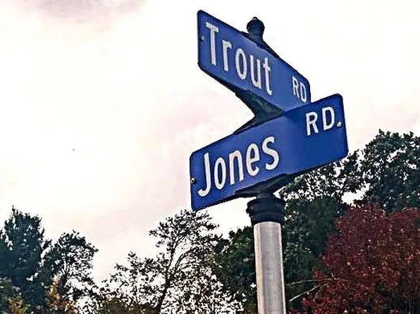 100 Jones Rd, Wisconsin Dells, WI 53965