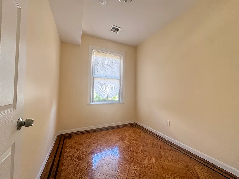 198 Danforth Ave #2 — Photo 2