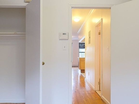 3rd image of 712 Washington Ave APT 1