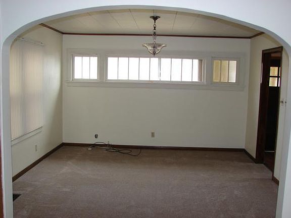 4th image of 2207 Erie Ave
