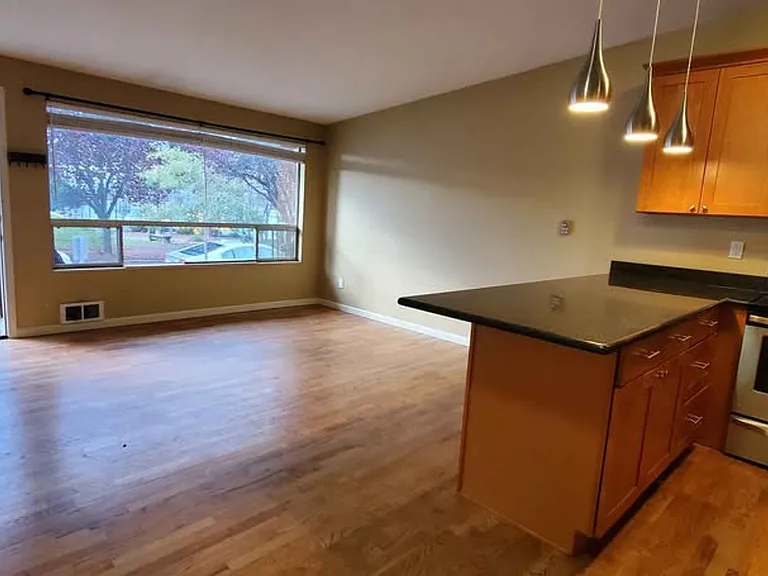 4500 6th Ave NW — Photo 1