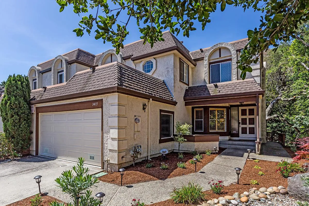 3413 Chris Ln photo 1