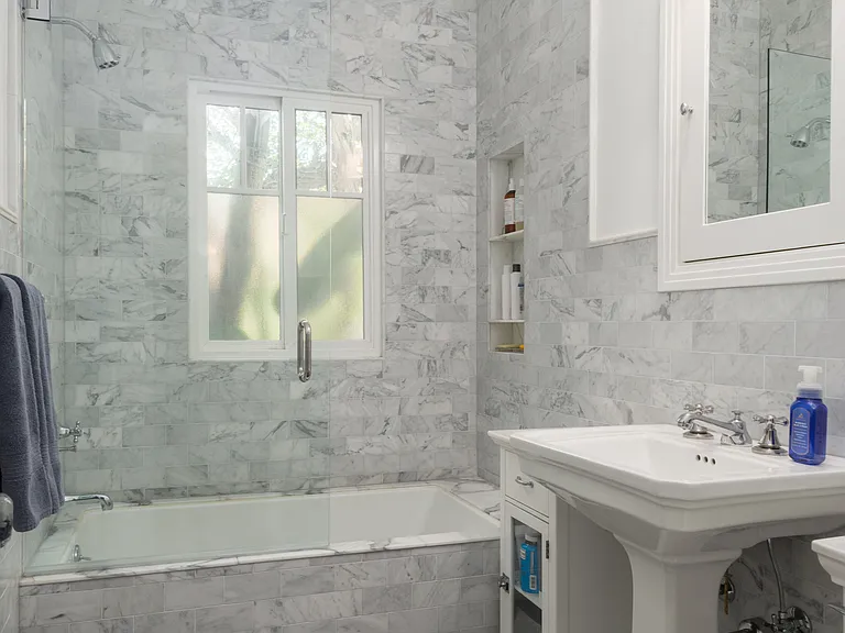 139 N Mansfield Ave #1 — Photo 27