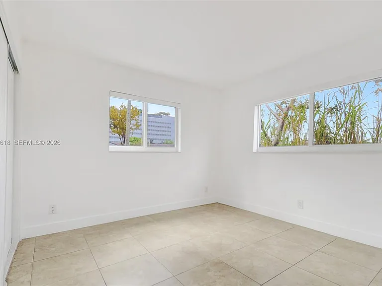 407 SE 9th Ct #1 — Photo 9
