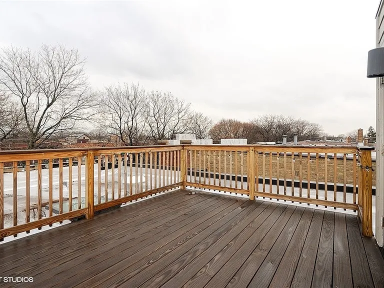 2305 W Waveland Ave — Photo 10