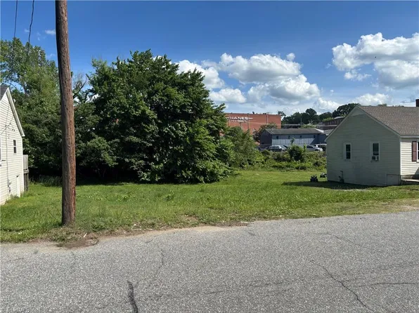 1022 Rundell St #15, Winston Salem, NC 27105