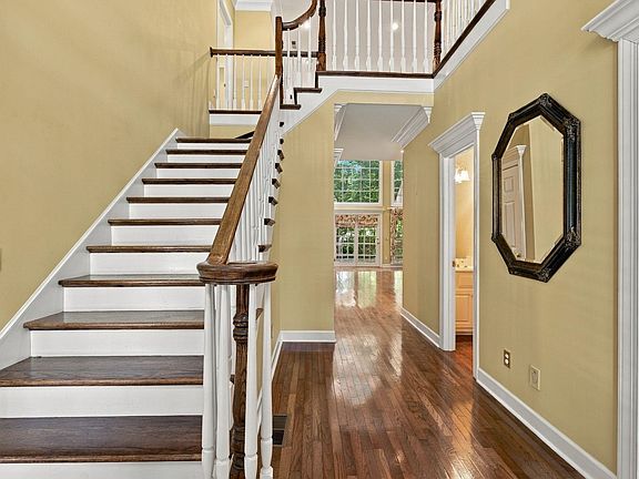 3rd image of 204 Bristol Ct
