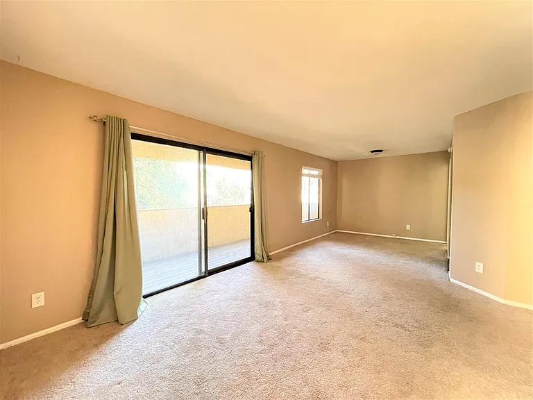 1110 W Blaine St #204 — Photo 3