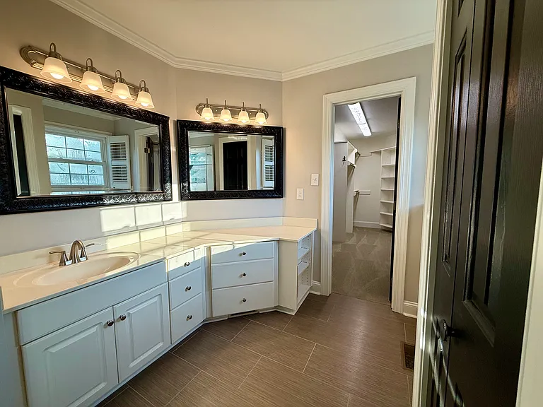 4036 Jaback Dr — Photo 43