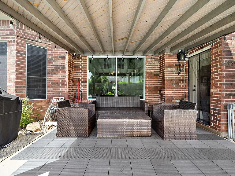 22634 Cascade Springs Dr — Photo 33