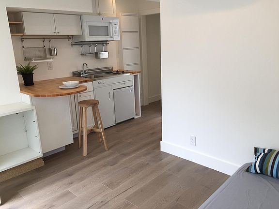 4th image of 406 Chenery St Unit A