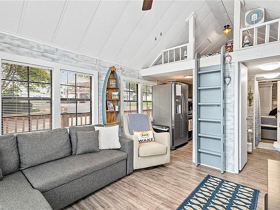 3rd image of 123 Grand View Dr