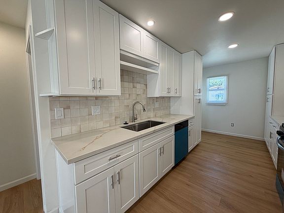 5th image of 219 S G St #G