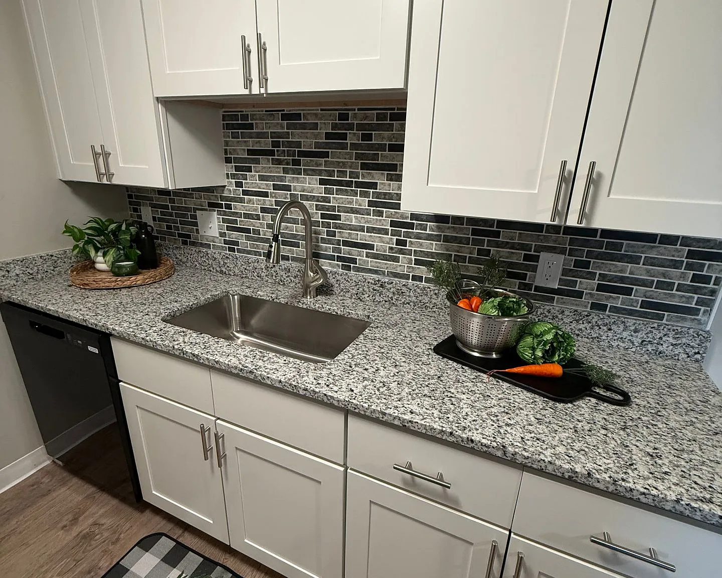 Bellevue Hills Apartment Homes — Photo 3
