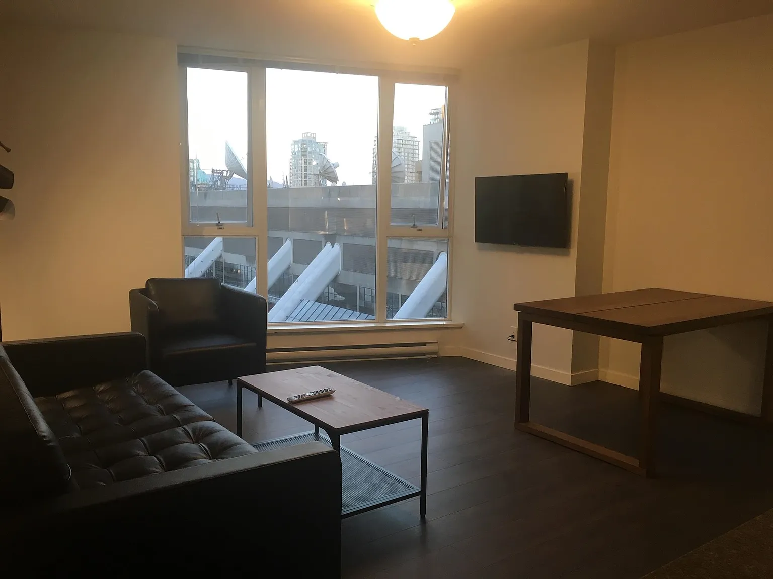 2 bed, 733 sqft, $3,600 — Photo 3