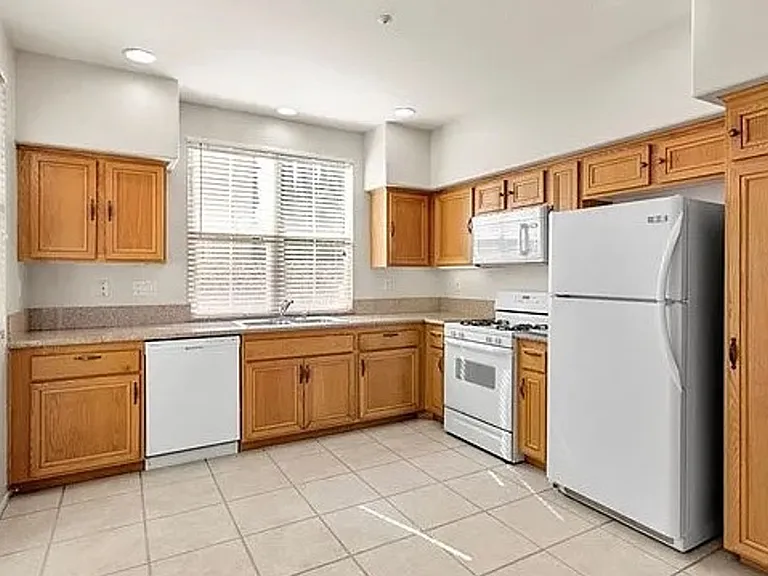 308 Bella Terra — Photo 6
