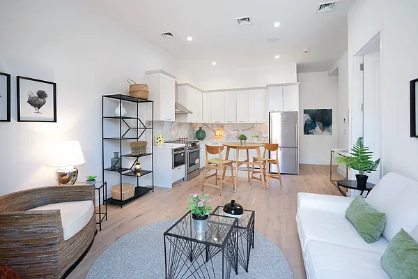 Sold by The InHouse Group | media 6