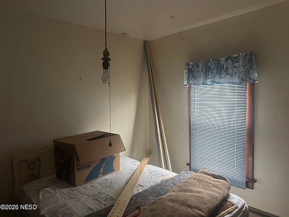 5th image of 200 Oak St