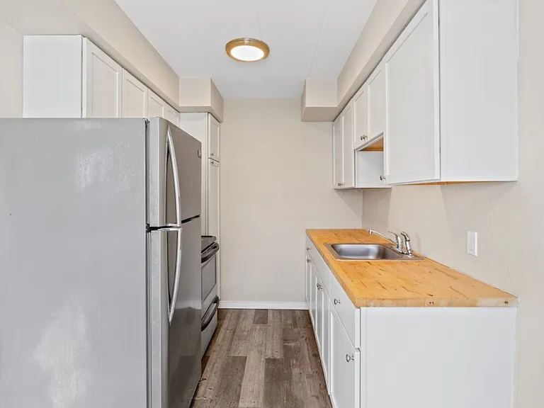 617 W Riverview Ave — Photo 29