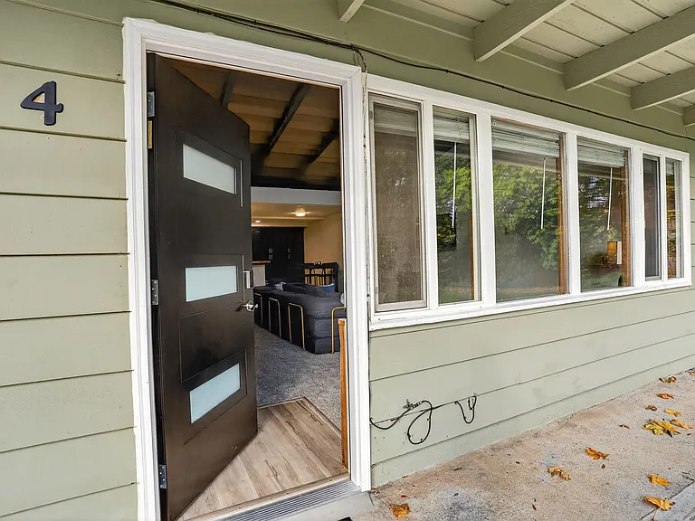 9000 NW Cornell Rd #4 — Photo 20