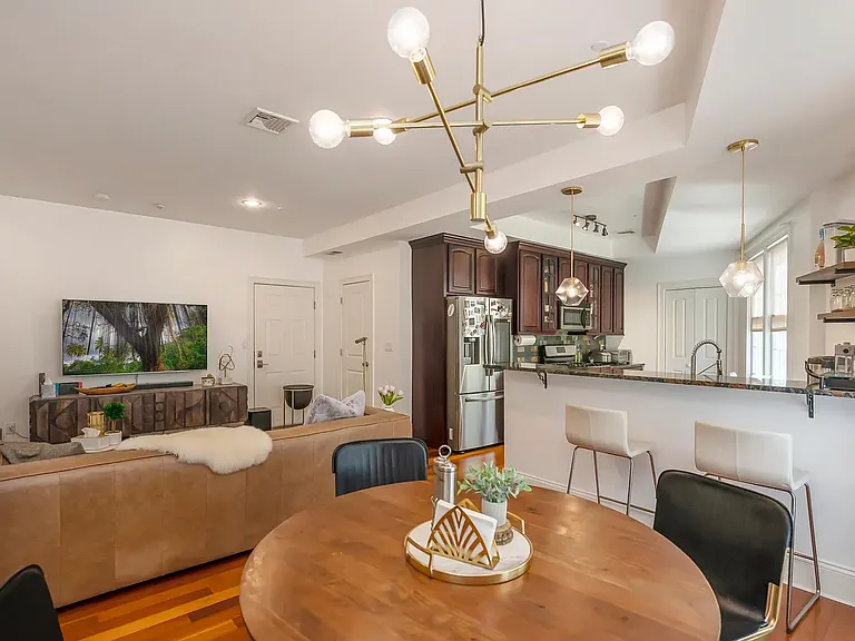 406 Main St #3 — Photo 12