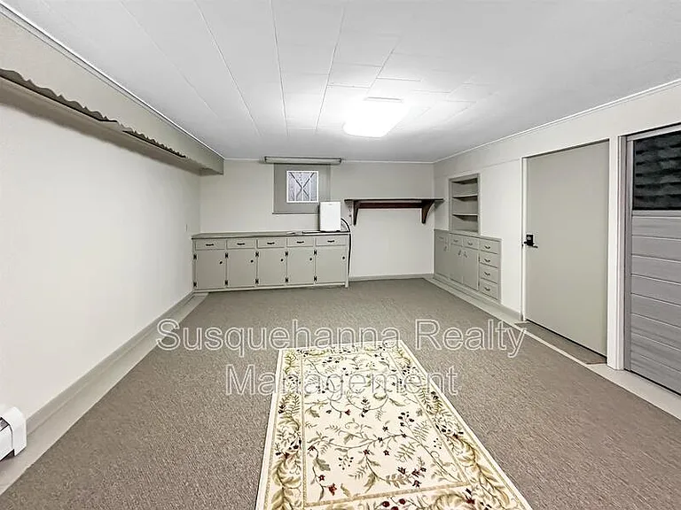 215 Division St — Photo 21