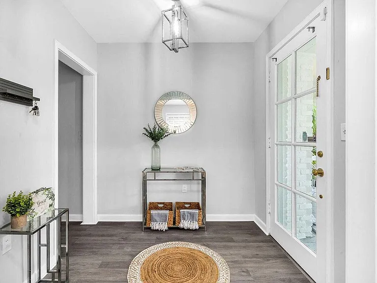 127 Miramar Way — Photo 2