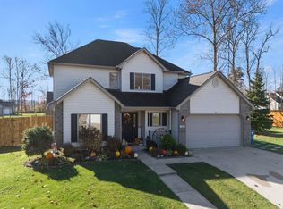 303 Beechwood Dr, Ossian, IN 46777
