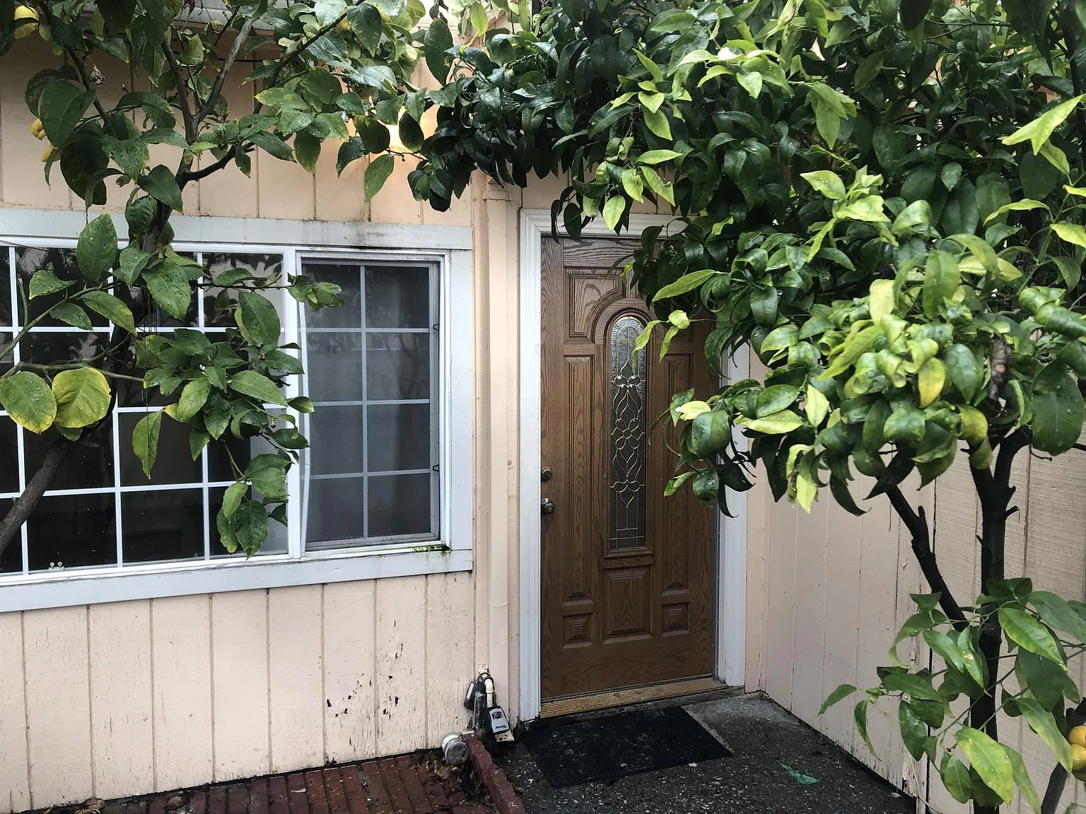 2190 Luz Ave photo 1