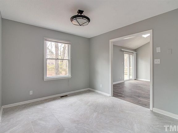 5th image of 4517 Myers Park Dr
