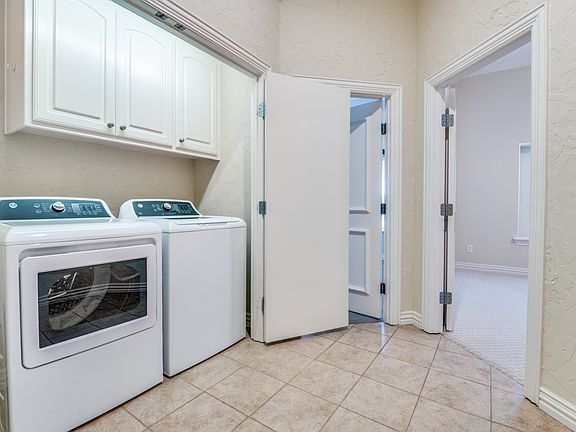 5th image of 550 Rockingham Dr