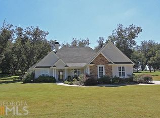 25 Lake Park Dr, Sharpsburg, GA 30277