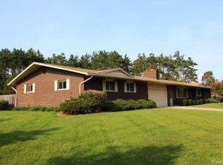 1661 Madeline Dr, Lapeer, MI