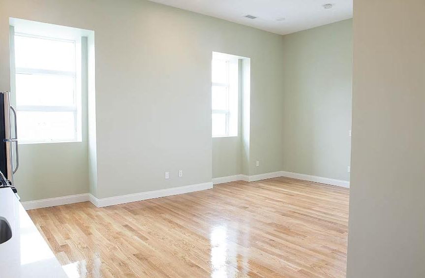 2nd image of 407A Dudley St #4