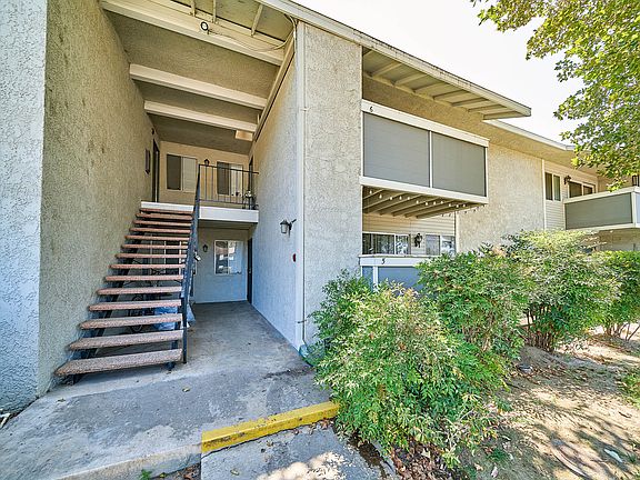 2nd image of 26200 Redlands Blvd APT 5