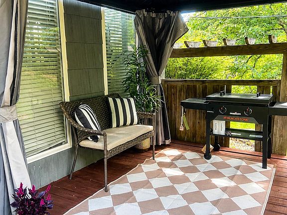 4th image of 220 Susong Ln