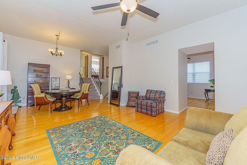 4th image of 16 Skylark Drive