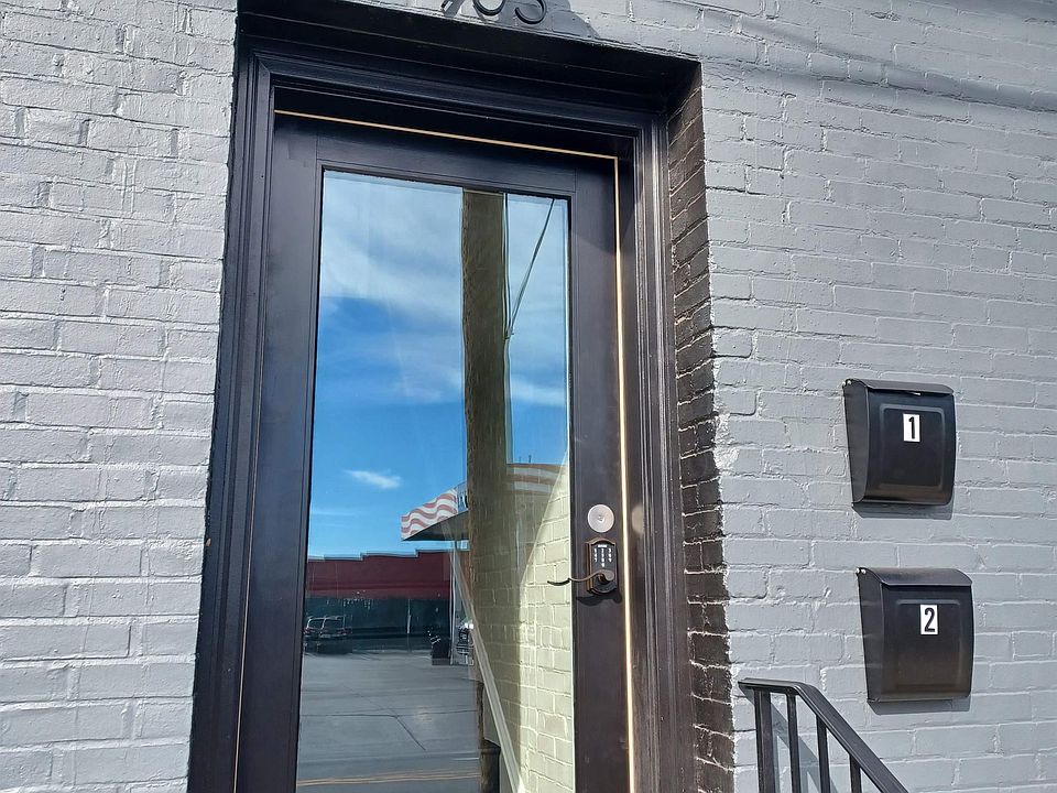 1st image of 903 S Loudoun St #3