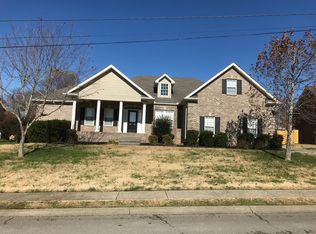 2122 Parliament Dr, Thompsons Station, TN 37179