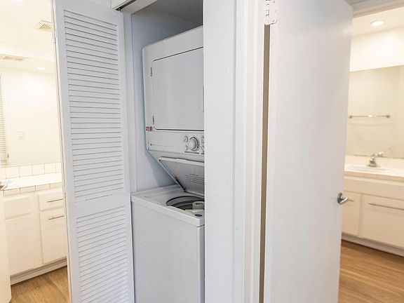 5th image of 1441 Butler Ave APT 2