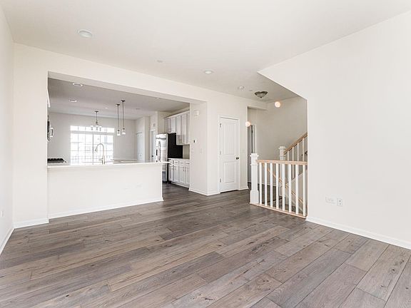 4th image of 1958 Kingsley Cir
