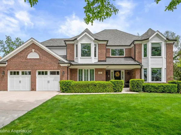 675 Oak St, Roselle, IL 60172