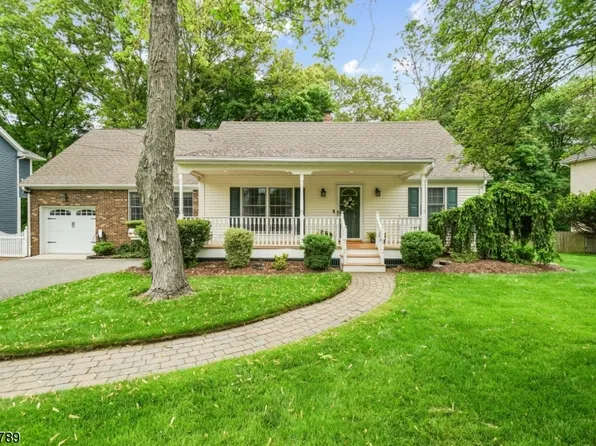 126 Spruce St, Midland Park Boro, NJ 07432