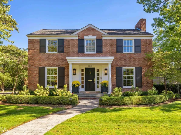 1042 Bishop Rd, Grosse Pointe Park, MI 48230