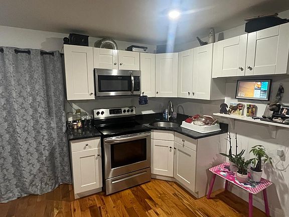 3rd image of 470-474 4th Ave W APT 3
