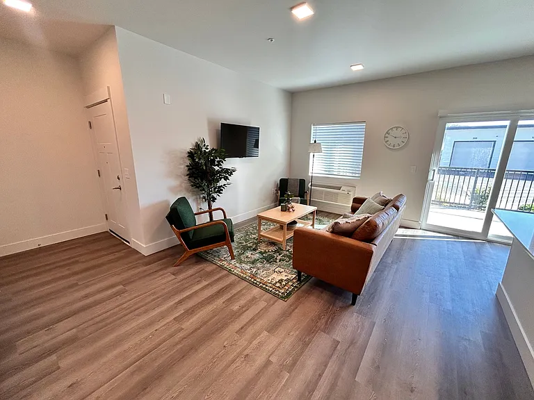 Fairways Apartments — Photo 2